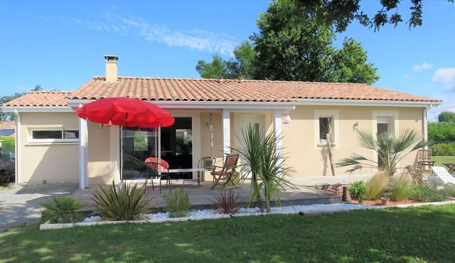 Stunning private villa for 6 guests with WIFI, TV, terrace and pets allowed