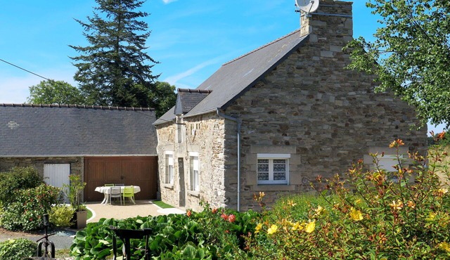 Stunning private villa for 4 people with TV and pets allowed