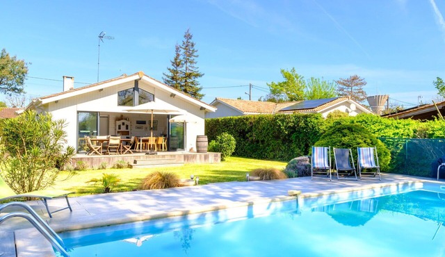 Stunning private villa for 7 guests with WIFI, private pool, A/C, TV and terrace