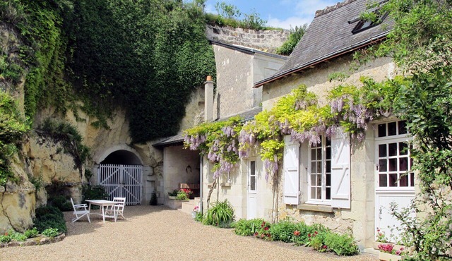 Stunning private villa for 2 guests with WIFI, TV, terrace and parking