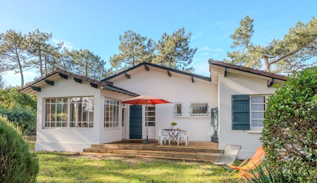 Stunning private villa for 6 guests with WIFI, TV, terrace and pets allowed