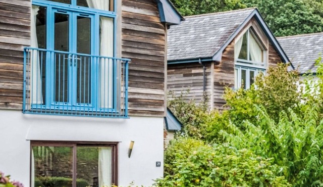 Stunning private villa for 4 guests with WIFI, pool, TV and pets allowed