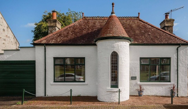 Stunning private villa for 2 people with WIFI, TV, patio and parking