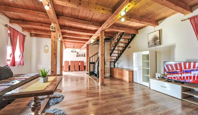 Stunning private villa for 11 people with WIFI, A/C, TV, panoramic view and parking