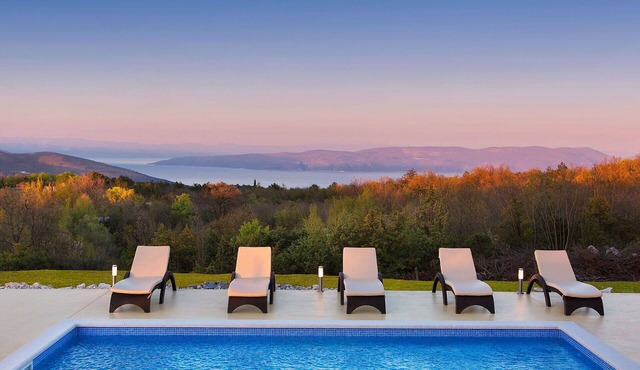 Stunning private villa with A/C, WIFI, private pool, TV, terrace, panoramic view and parking