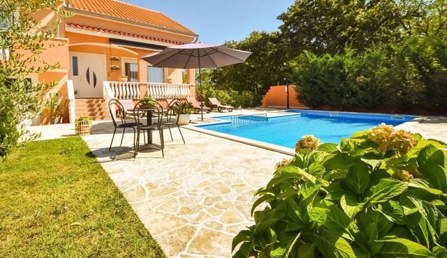 Stunning private villa with A/C, WIFI, private pool, TV, terrace, pets allowed and parking