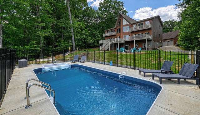 Stunning Public Side Lake Anna Waterfront Heated Pool Game Room Boatdock Hot Tub Firepit