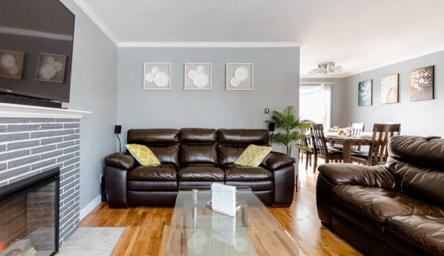 Stunning Rambler W/Access to Airport & Downtown