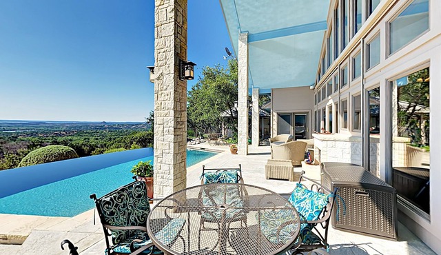 Stunning Rancho Pacifico w/ Hill Country Views - Infinity Pool & Hot Tub