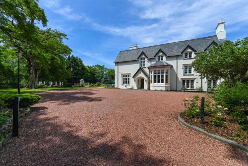 Stunning Rectory in Countryside with Hot Tub