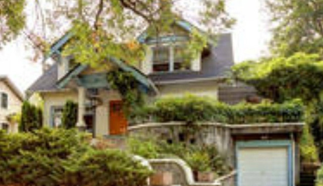 Stunning Remodeled 1910 Craftsman in Laurelhurst - A Rare Find!