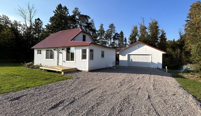 Stunning Remodeled Cabin Near Snowmobile/ORV Trails w/Firepit Retreat