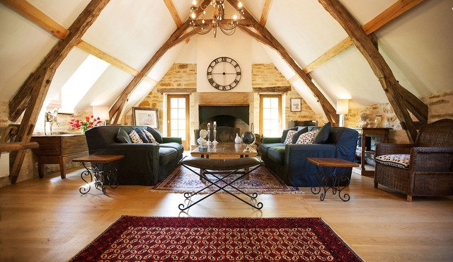 Stunning Renovated 1 bedroom Barn in the grounds of an ancient Mill , 90sq.m