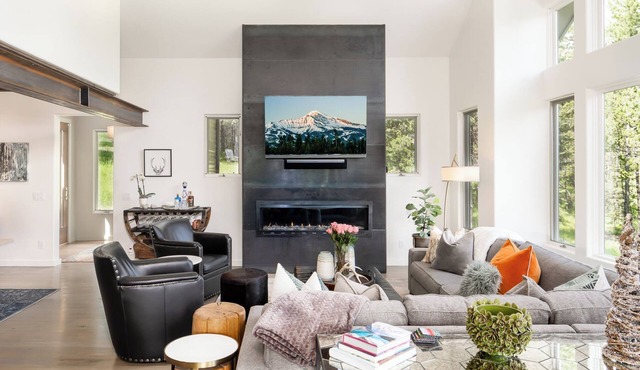 Stunning Retreat w/ Views, Privacy+Amenities Galore-Rent for Entire Ski Season!