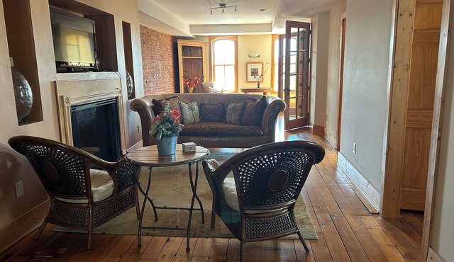 Stunning river view loft in Wabasha near Eagle Center