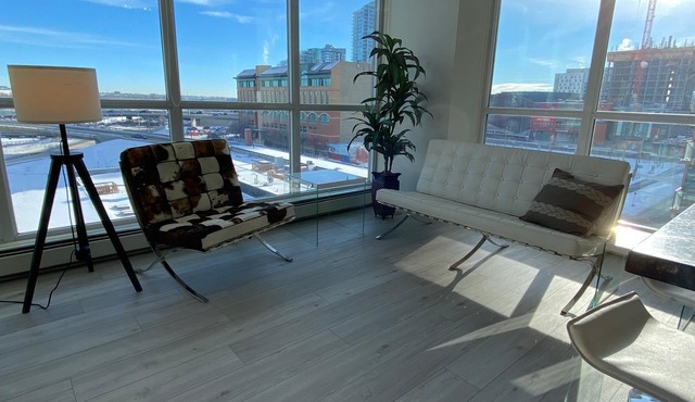 Stunning Riverfront Condo in East Village - Amazing Views!