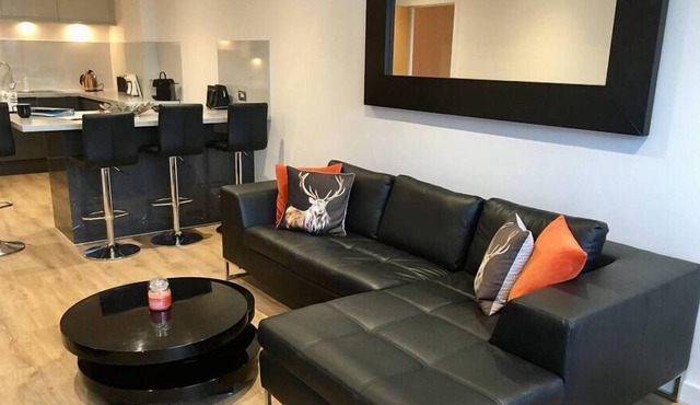 Stunning Riverside 2 Bed with Parking