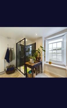 Stunning riverview getaway