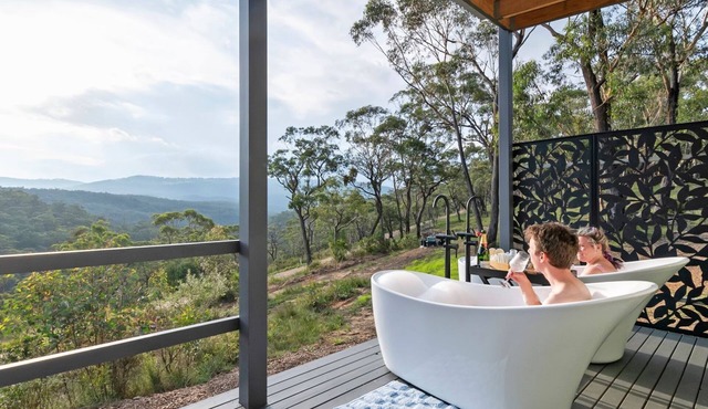 Stunning romantic hideaway with unsurpassed views of the Wollemi National Park