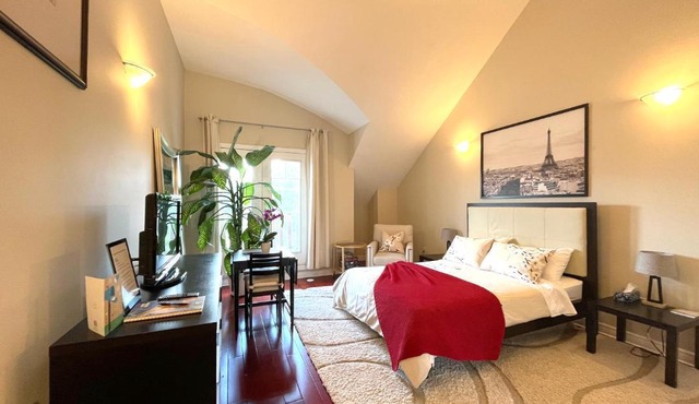 Stunning Rooms in Townhouse across the Beach
