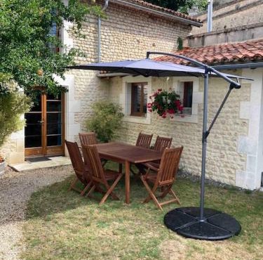 Stunning rural gem with pool in southwest France