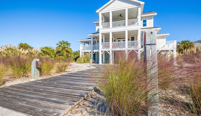 Stunning S Beach Retreat, Ocean Views from deck, Reduced Spring Rates +10% Promo