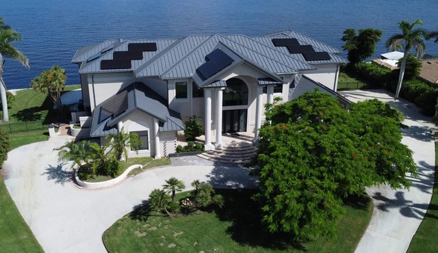 Stunning S. Fort Myers Riverfront Home With Unforgettable Sunsets! 2 Primary Suites! Heated Pool!