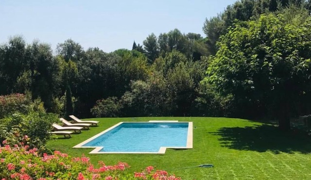 Stunning Saint-Tropez Villa with Private Pool Family-Friendly Near Beaches