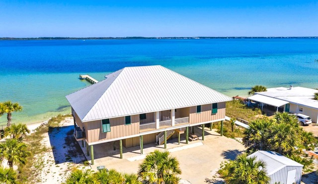 Stunning Santa Rosa Sound Front Home; Bring Your Poles to Fish from the Pier!