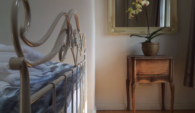 Stunning Scandinavian Boutique Cottage Retreat with Rolling Countryside Views