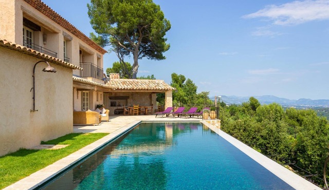 Stunning Sea Views - Luxury architect designed villa, heated pool & tennis court
