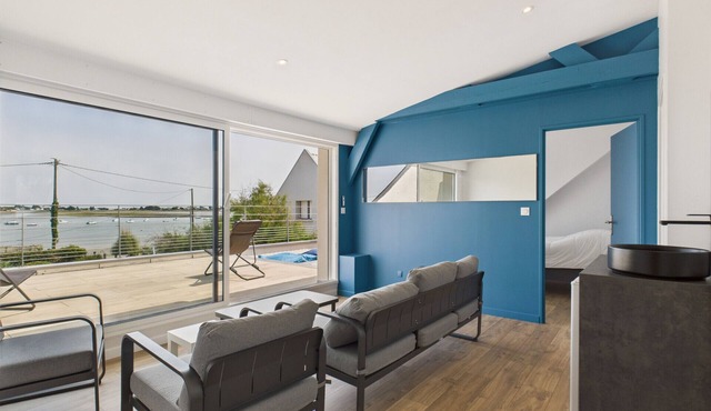 Stunning Sea View – 10 Adults, 4 Children