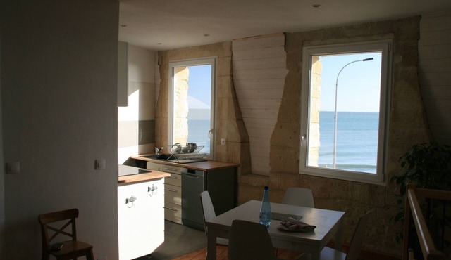 Stunning sea view, House with small garden