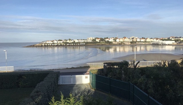 Stunning sea view ROYAN PONTAILLAC, 4 bedrooms, 2 showers, 1 bath, 4 nights mini