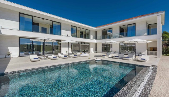 Stunning Seafront House in Istria | Villa Vrsar Magnifique