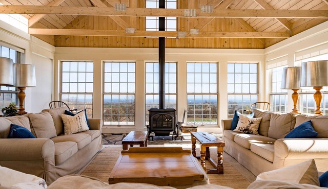 Stunning Secluded Family Cottage With Hiking Trail Access on Property