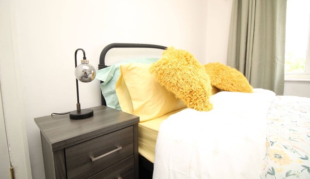 Stunning Service Accommodation, Ideal Location Ashby Scunthorpe Sleeps upto 5