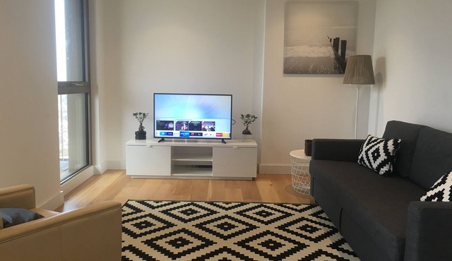 STUNNING SERVICED APARTMENT*****