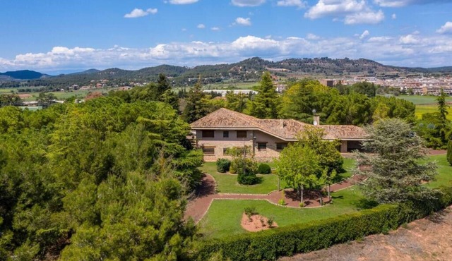 Stunning seven-hectare estate in the district of Bages, right in the heart of Catalunya