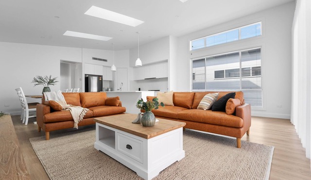 Stunning Seymour - 3 Bed, 2 Bath - Amazing Location!