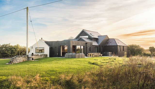 Stunning six-bedroom property for up to 14 guests