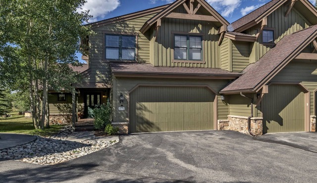 Stunning Ski Home with Mtn Views, Complimentary Shuttle to Breck, Highly Rated!