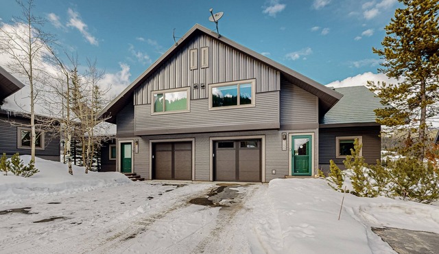 Stunning ski-in/ski-out townhome with a private indoor hot tub