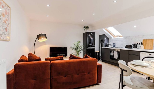 Stunning Sky view 2 BR Flat - Free WIFI, Parking