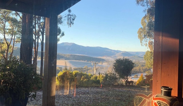 Stunning Soulful Rustic Retreat in acres of native bushland. Pet friendly