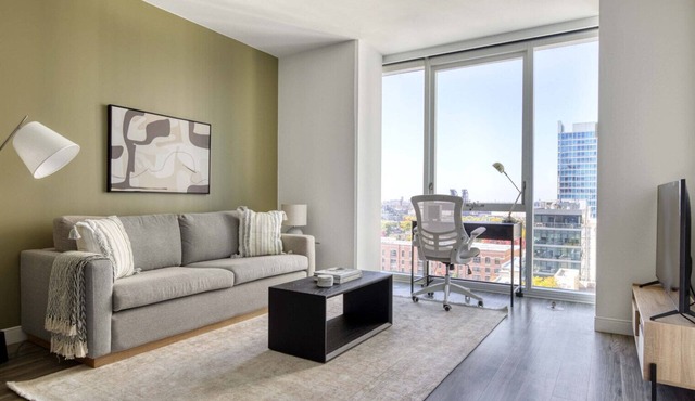 Stunning South Loop 1BR w/Gym & Pool, nr Grant Park, by Blueground