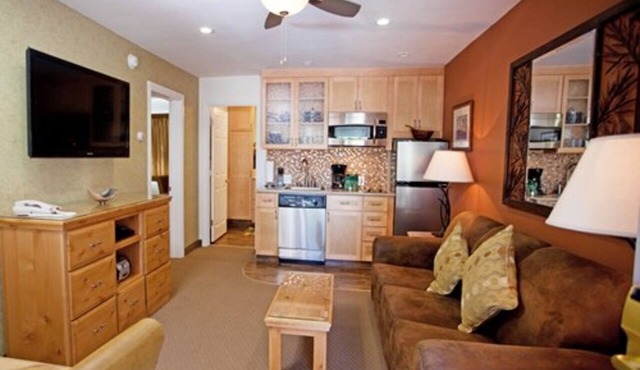 Stunning South Lake Tahoe Resort - Perfect for Romantic or Family Vacations!