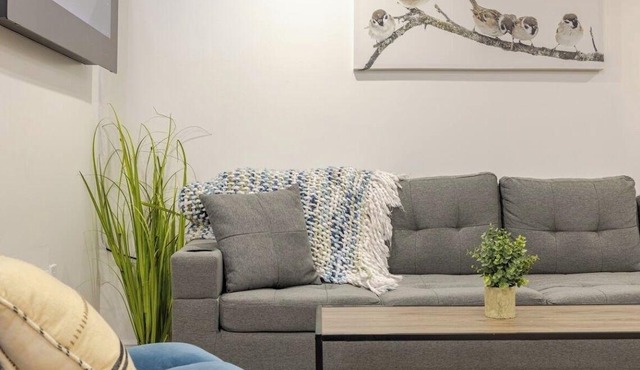 STUNNING & SPACIOUS 1 BEDROOM OASIS