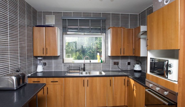 Stunning Spacious bungalow with ample parking