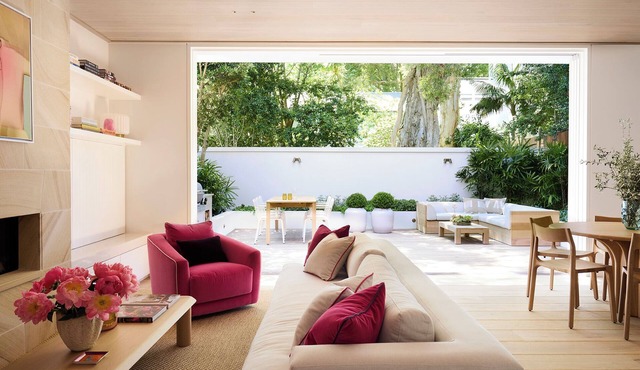 Stunning 'Spicer St Cottage' with Outdoor Terrace